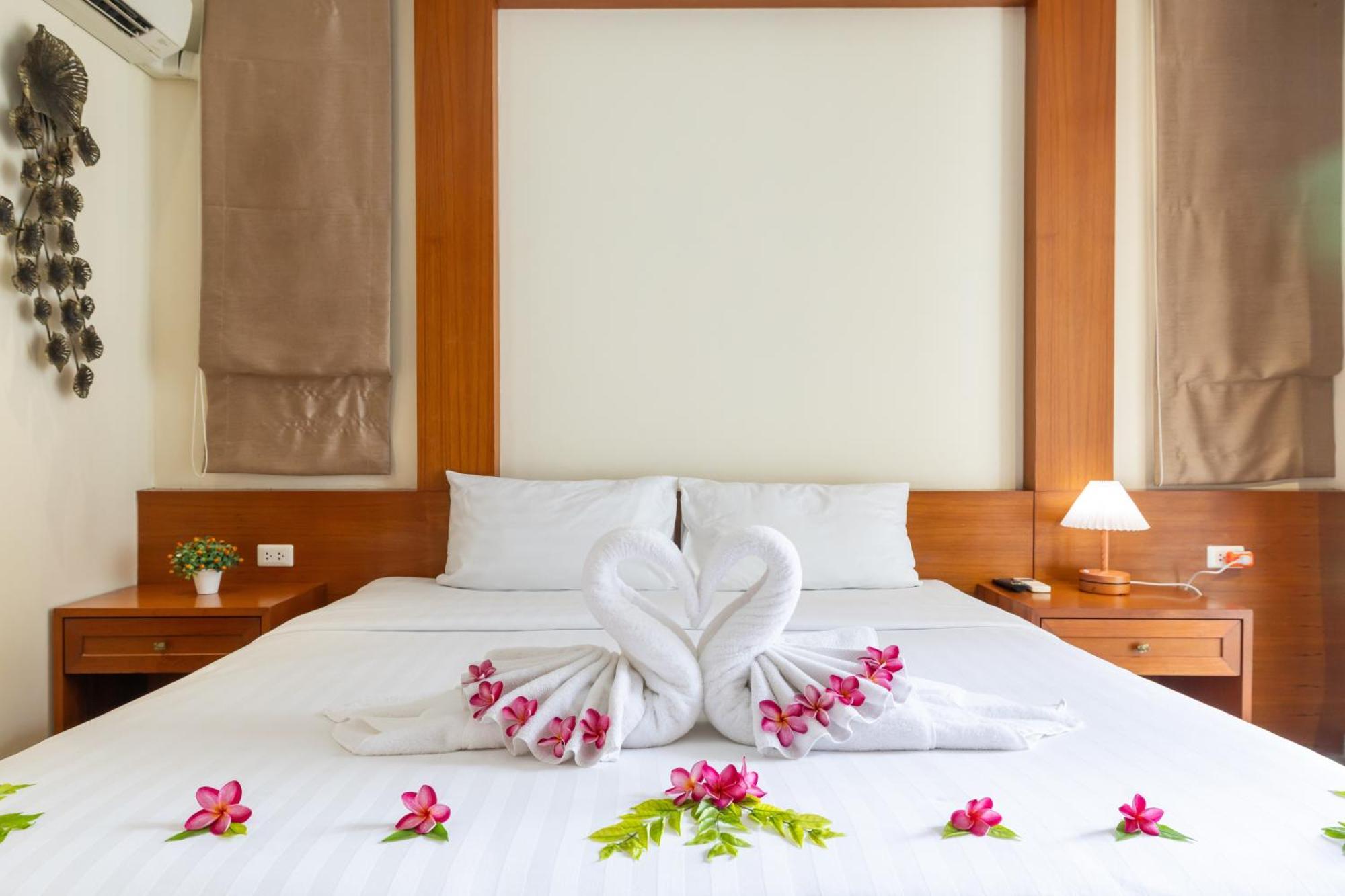Phuket Meet Holiday Hotel 普吉岛相遇花园度假酒店 Rawai Luaran gambar